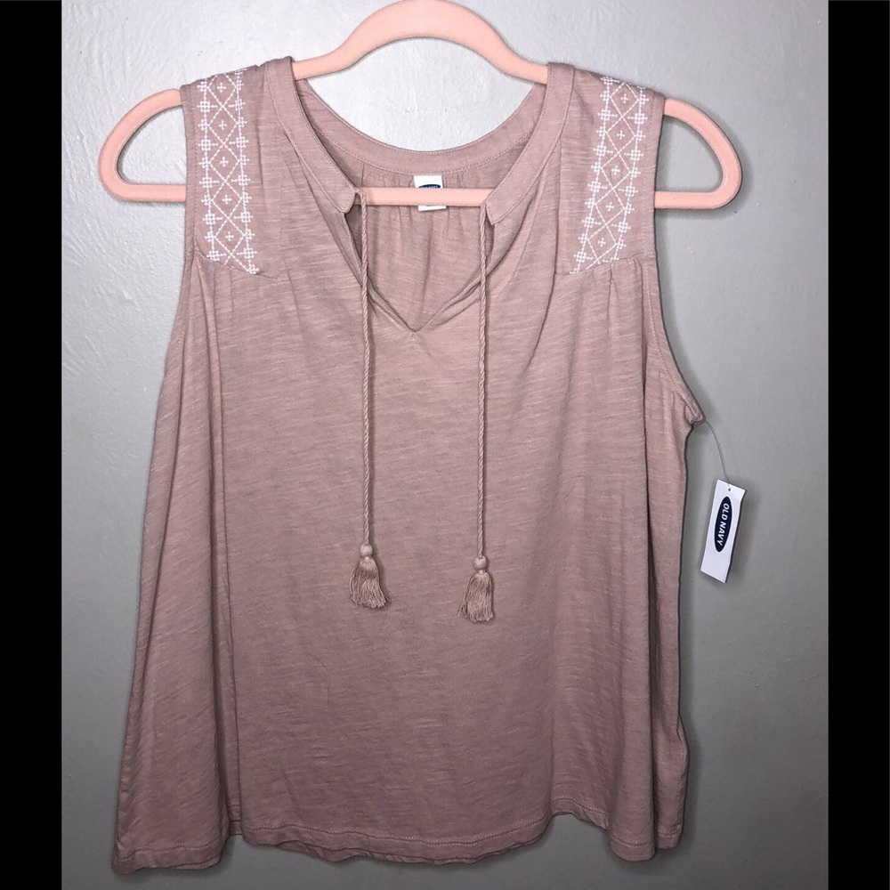 Soft pink sleeveless top. Old navy